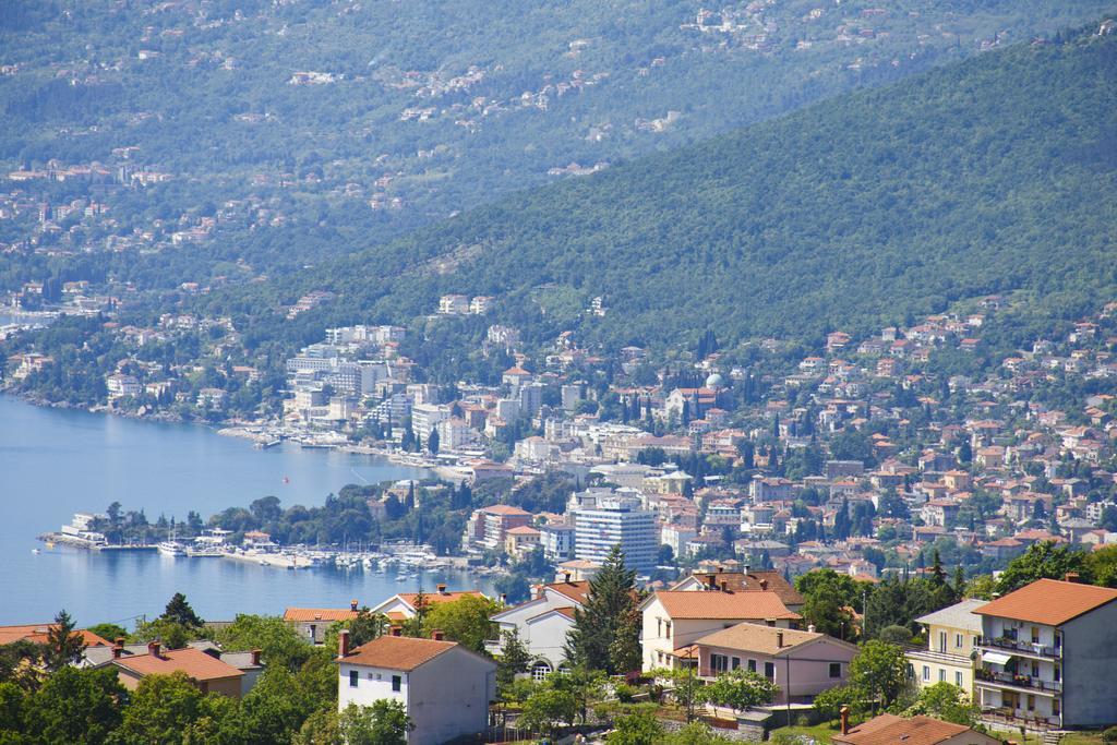 Apartments Villa Kastav In Old Town Center With Sea View And Parking Zimmer foto